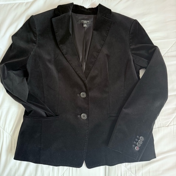 Ann Taylor Classic Velvet Black Blazer size 8 Petite - Picture 2 of 7